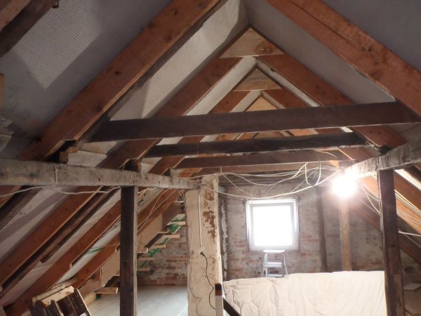 Flachdachgaube und Dachgeschoßausbau